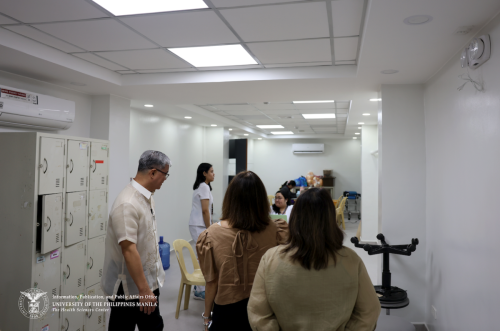 Walk through of newly renovated CTS-AA with Chancellor Tee